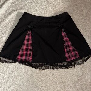 Black and pink miniskirt